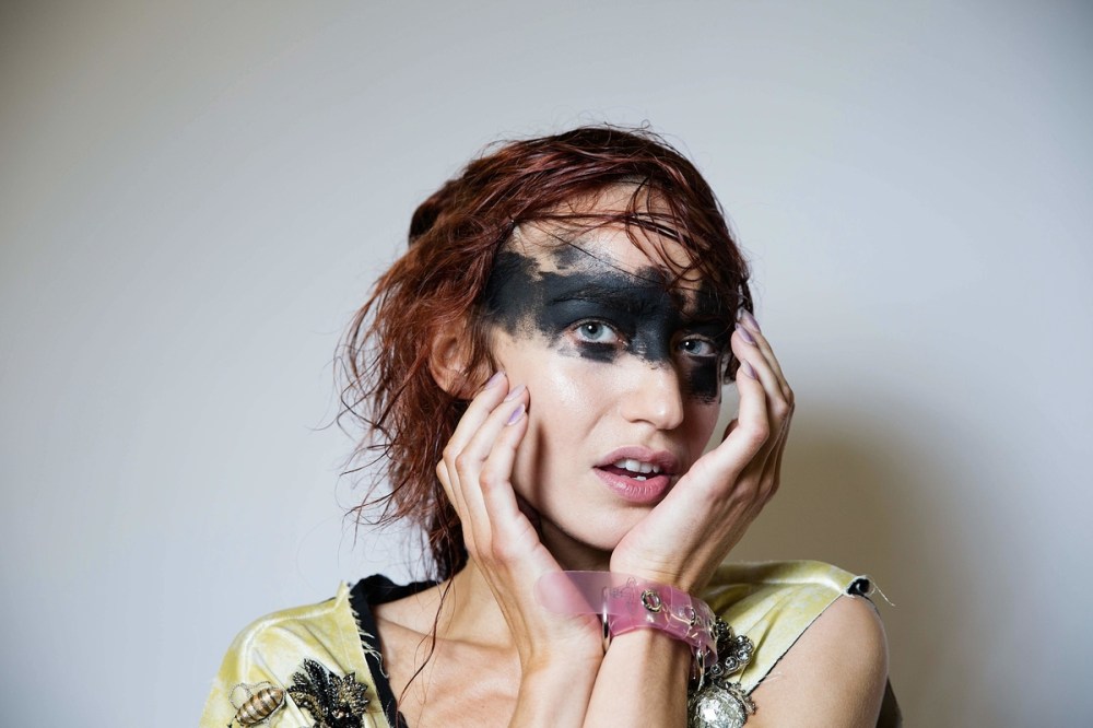 Elizabeth Jagger backstage at Vivienne Westwood Red Label SS16 Show Photos Ki Price